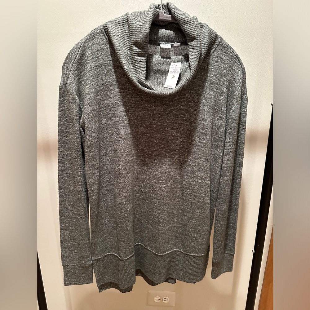 NWT GAP- Women’s cowl neck tunic sweater- size Small